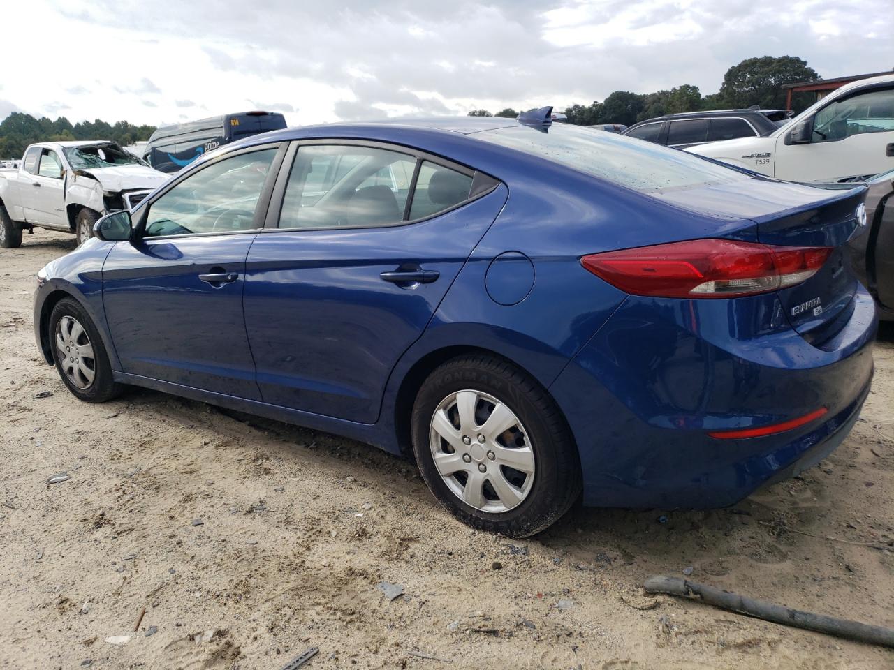 Изображение 2 2017 HYUNDAI ELANTRA SE 2017 с VIN 5NPD74LF6HH146079