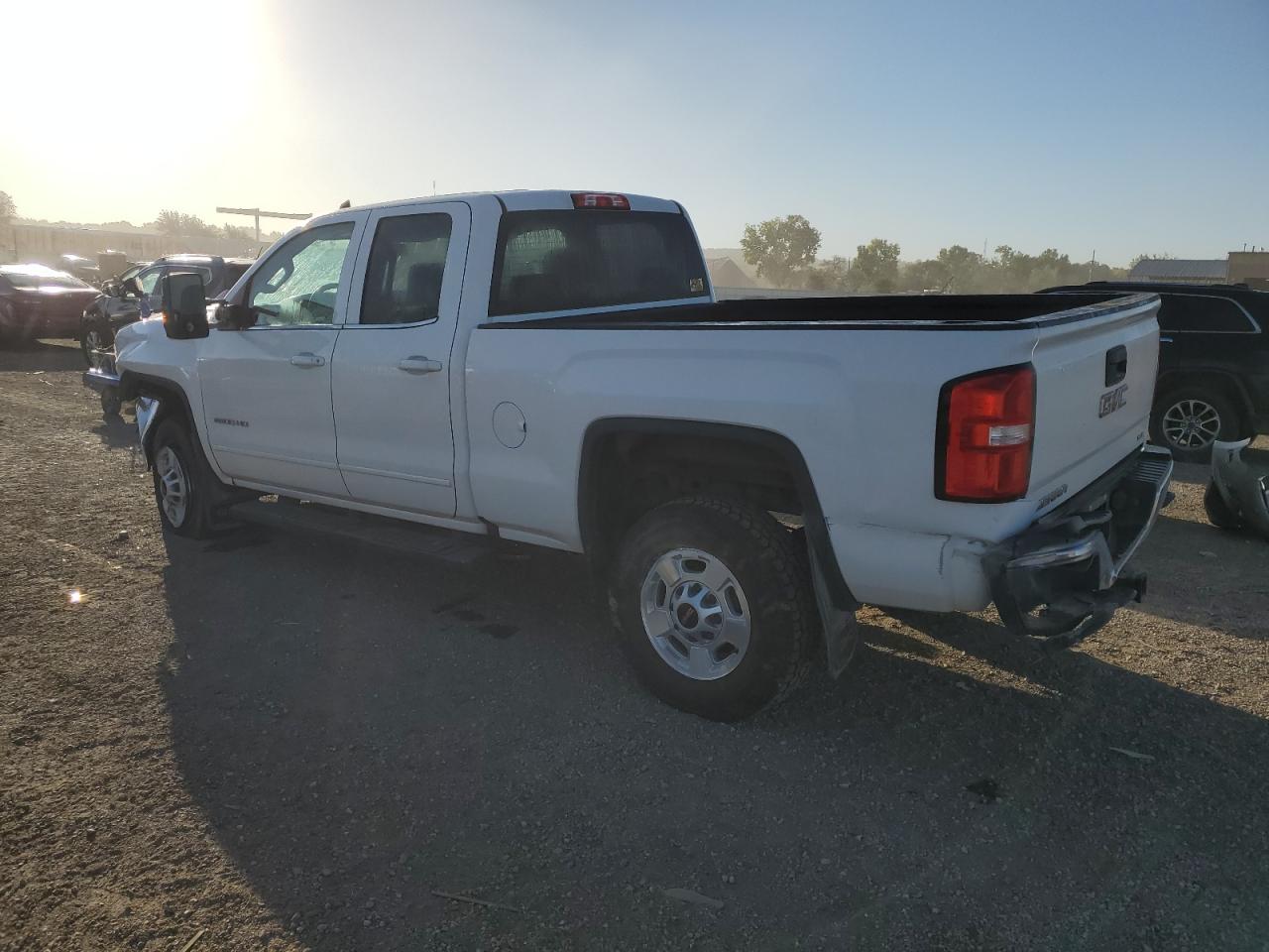 Image 2 of 2018 GMC SIERRA K2500 SLE 2018 with VIN 1GT22SEG7JZ278802