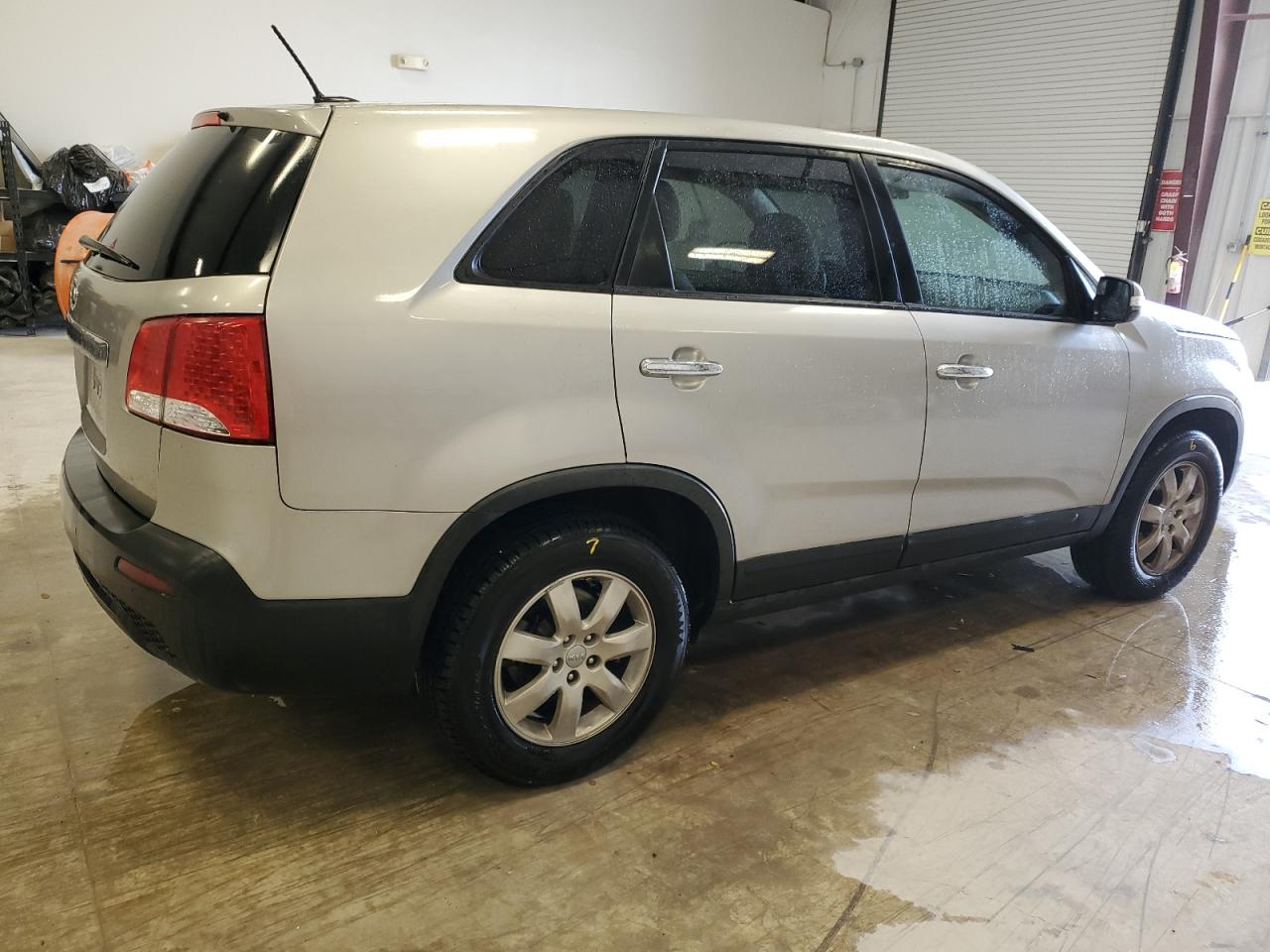 Изображение 3 2013 KIA SORENTO LX 2013 с VIN 5XYKT4A10DG400011