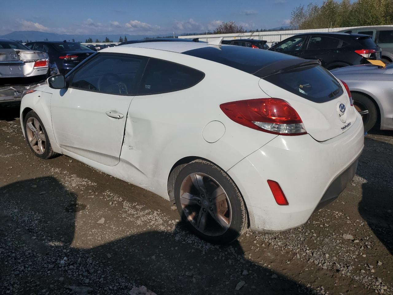 Изображение 2 2015 HYUNDAI VELOSTER  2015 с VIN KMHTC6ADXFU228495