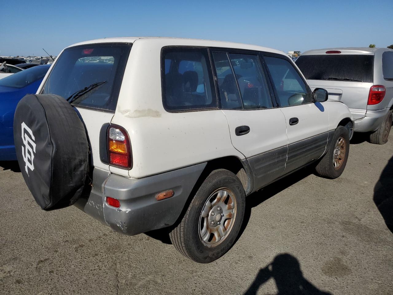 Image 3 of 2000 TOYOTA RAV4  2000 with VIN JT3GP10V7Y0046582