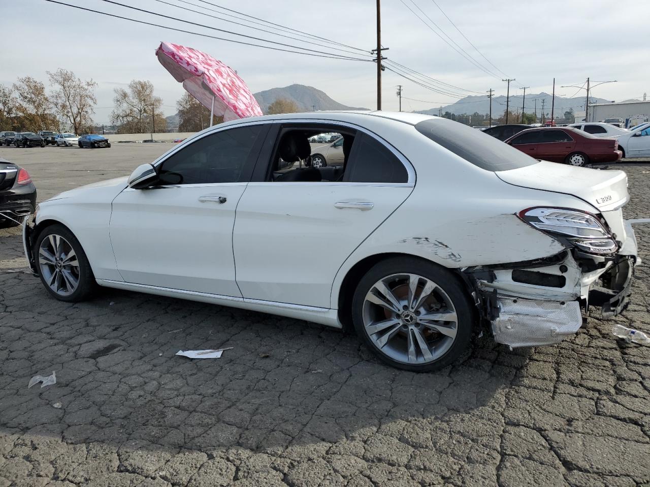 Obraz 2 z 2018 MERCEDES-BENZ C 300 2018 z VIN 55SWF4JB6JU265586