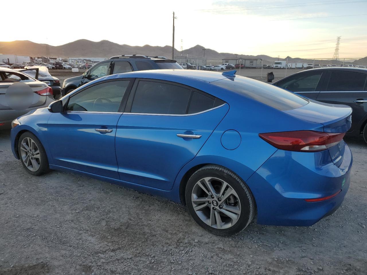 Изображение 2 2017 HYUNDAI ELANTRA SE 2017 с VIN 5NPD84LFXHH030705