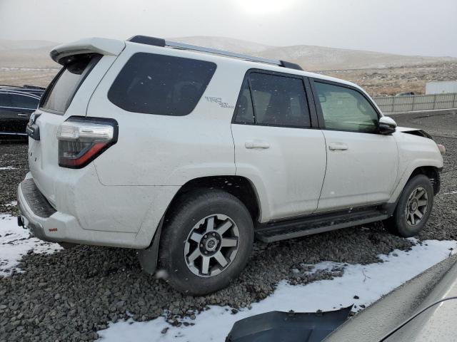 Изображение 3 2018 TOYOTA 4RUNNER SR5/SR5 PREMIUM 2018 с VIN JTEBU5JR8J5517733