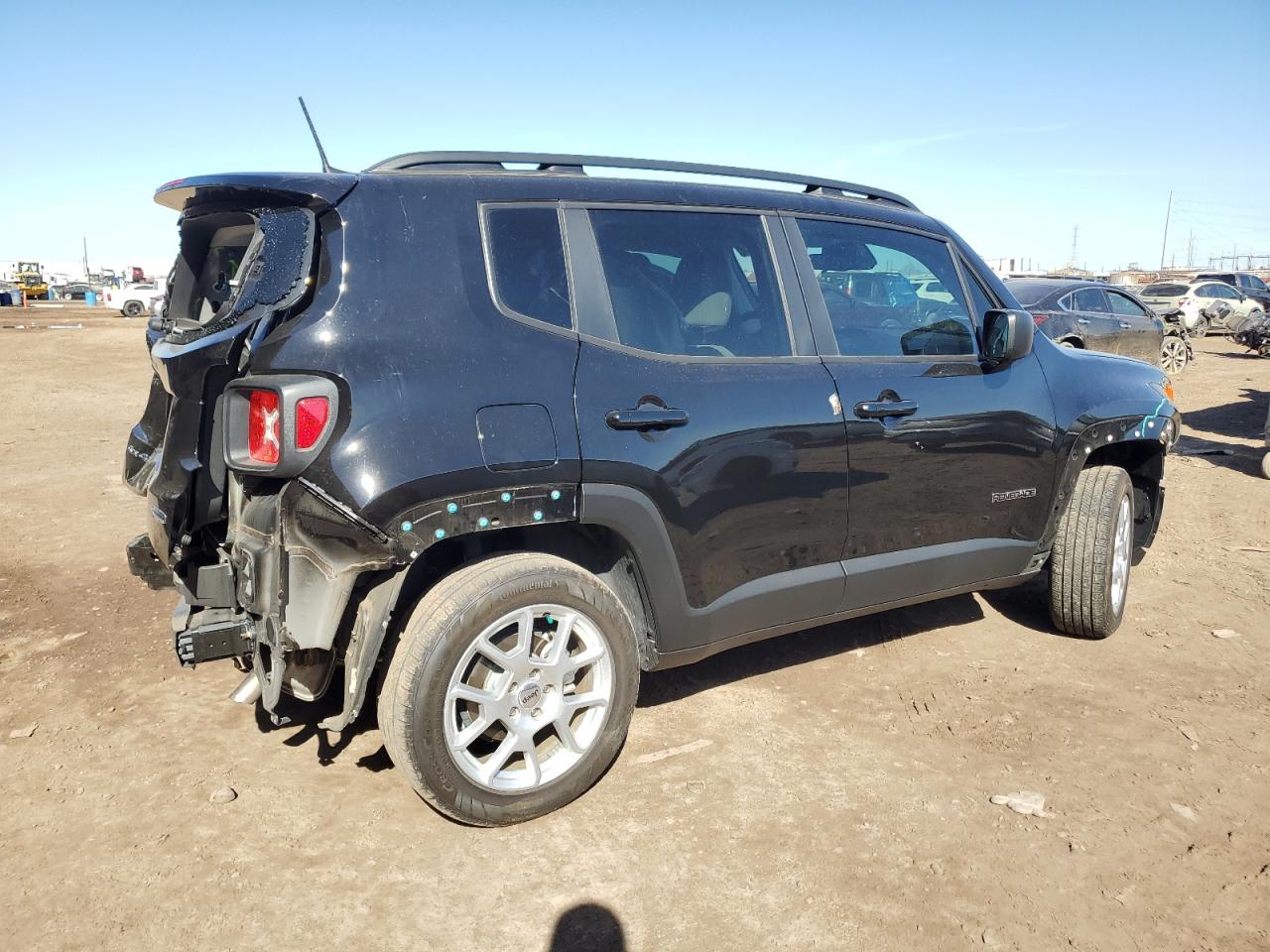Image 3 of 2022 JEEP RENEGADE LATITUDE 2022 with VIN ZACNJDB10NPN47428