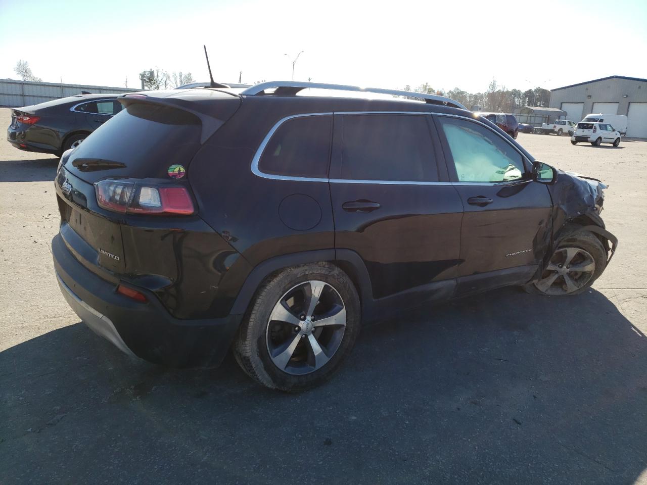 Image 3 of 2019 JEEP CHEROKEE LIMITED 2019 with VIN 1C4PJMDX9KD397035