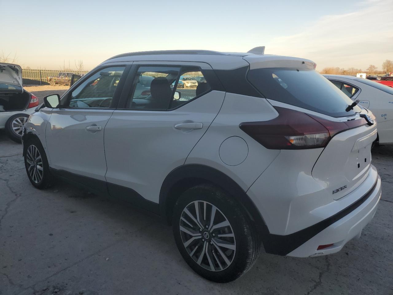 Image 2 of 2021 NISSAN KICKS SV 2021 with VIN 3N1CP5CVXML533692