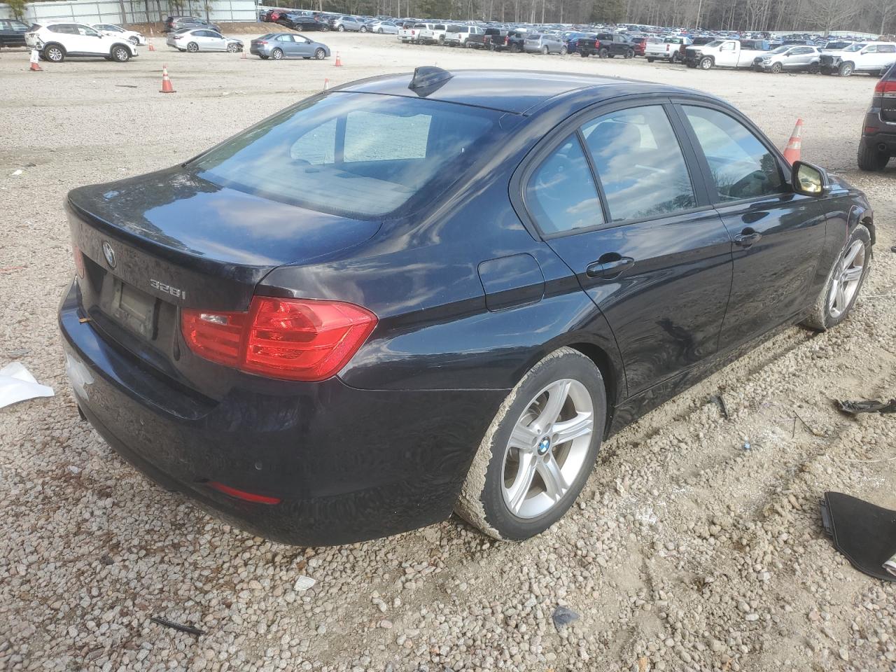 Изображение 3 2013 BMW 328 I 2013 с VIN WBA3A5G58DNP27076