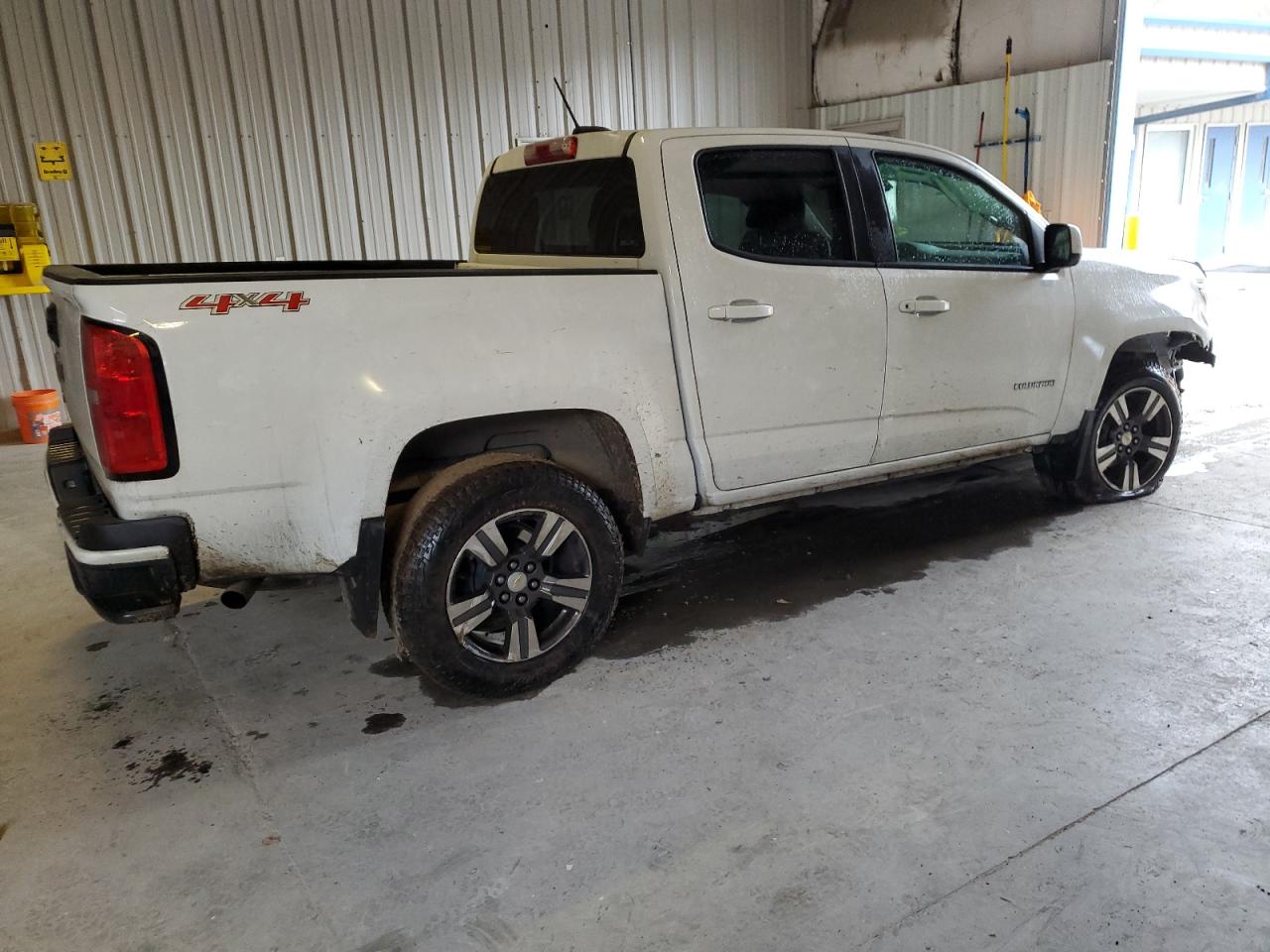 Image 3 of 2018 CHEVROLET COLORADO  2018 with VIN 1GCGTBEN4J1302165