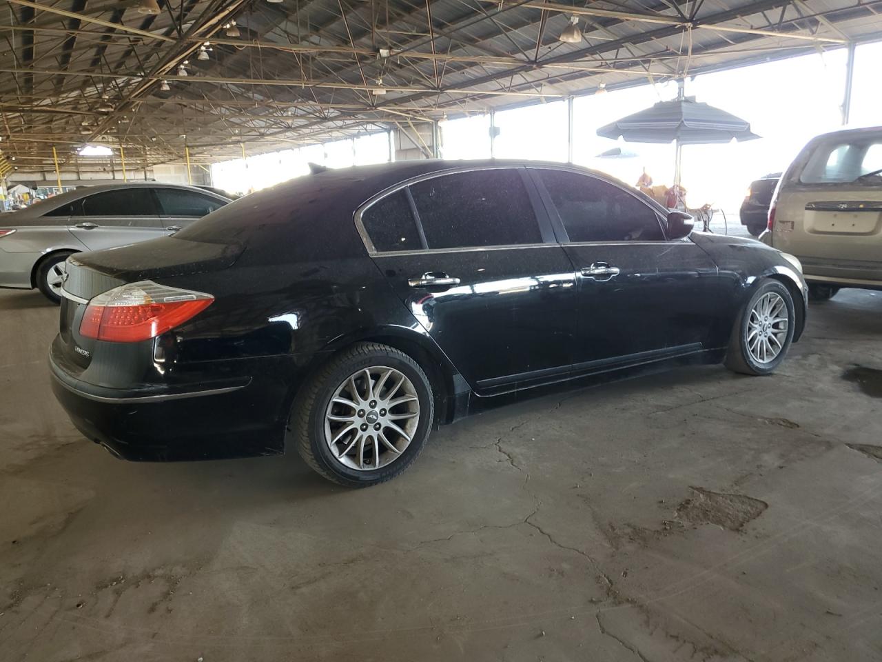 Image 3 of Hyundai Genesis 3.8L 2009 with VIN KMHGC46E09U017060