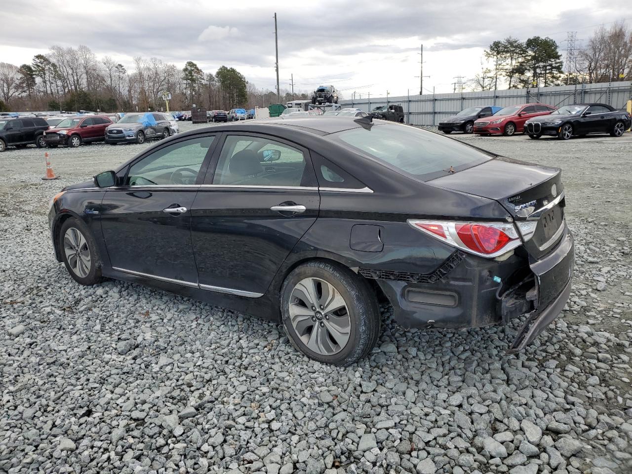 Image 2 of 2014 HYUNDAI SONATA HYBRID 2014 with VIN KMHEC4A43EA110320