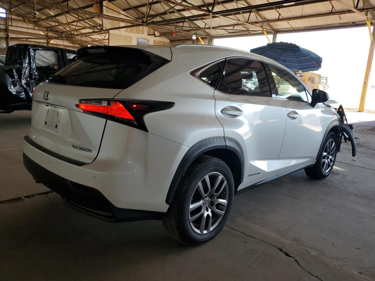 Изображение 3 2015 LEXUS NX 300H 2015 с VIN JTJBJRBZ4F2021062
