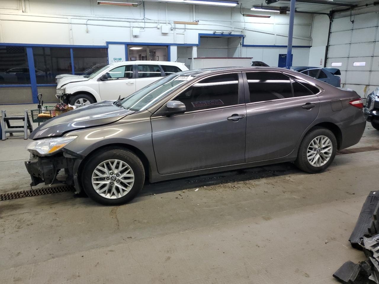 Изображение 1 2017 TOYOTA CAMRY LE 2017 с VIN 4T1BF1FK1HU717187