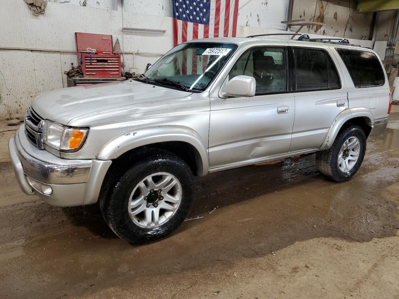 Изображение 1 2001 TOYOTA 4RUNNER SR5 2001 с VIN JT3HN86R819046105