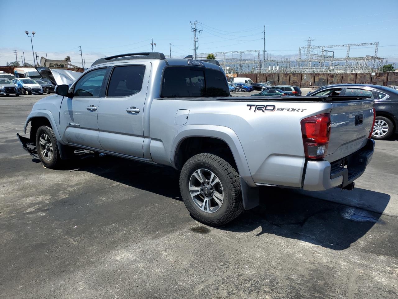 Image 2 of Toyota Tacoma Double Cab 2018 with VIN 3TMBZ5DN9JM012356