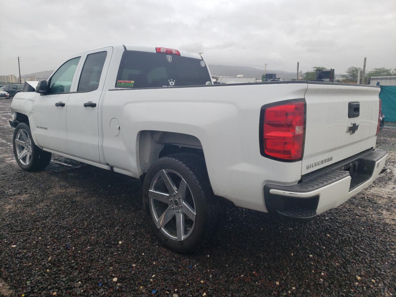 Image 2 of 2017 CHEVROLET SILVERADO C1500 CUSTOM 2017 with VIN 1GCRCPEHXHZ341287