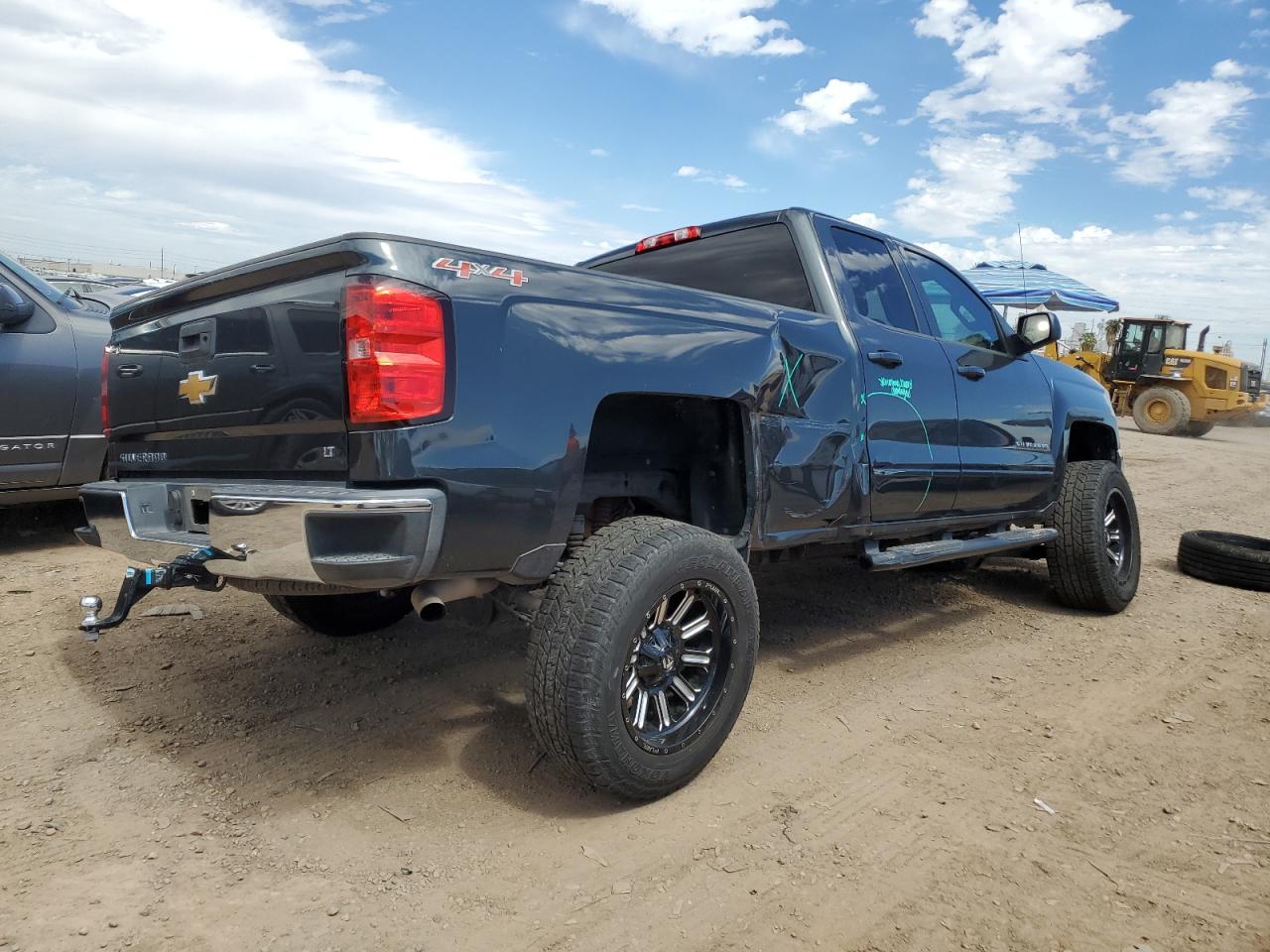 Image 3 of 2017 CHEVROLET SILVERADO K1500 LT 2017 with VIN 1GCVKREC2HZ390906