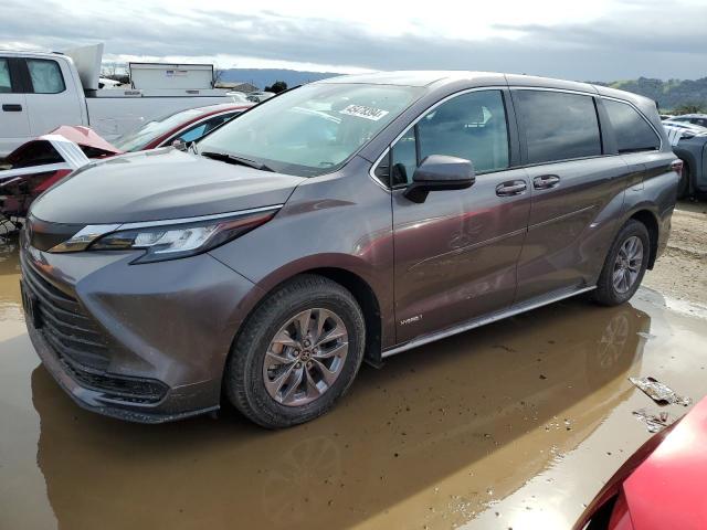 2021 TOYOTA SIENNA LE 2021 image