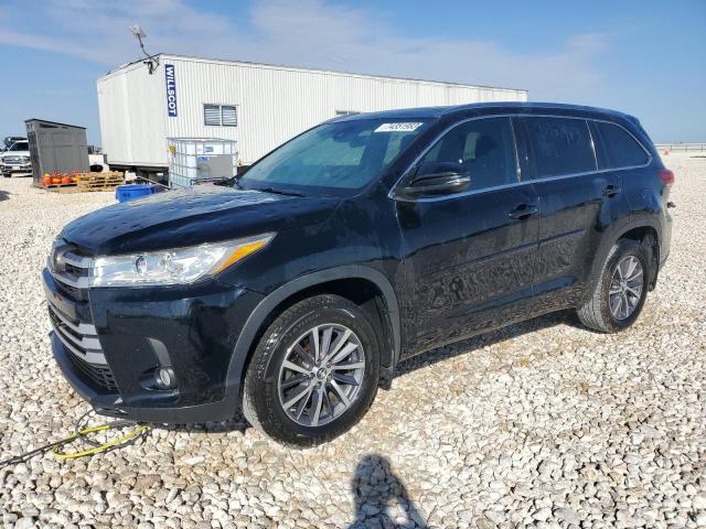 Image 1 of 2018 TOYOTA HIGHLANDER SE 2018 with VIN 5TDJZRFH6JS864013