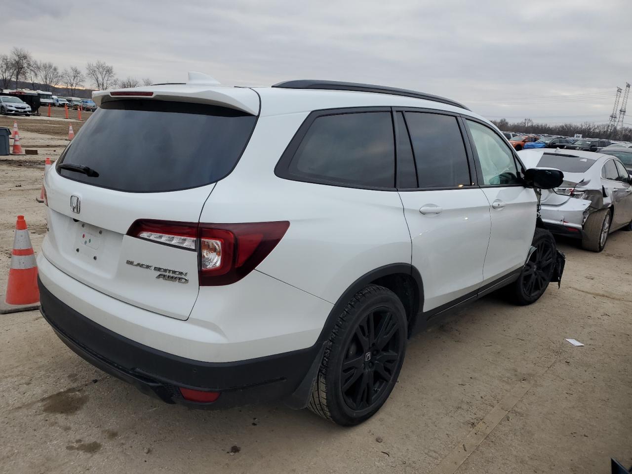 Изображение 3 2021 HONDA PILOT BLACK 2021 с VIN 5FNYF6H77MB087165
