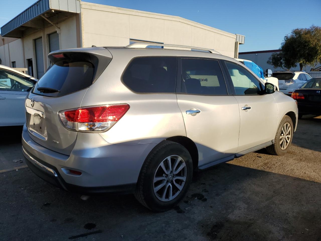 Image 3 of 2016 NISSAN PATHFINDER S 2016 with VIN 5N1AR2MM3GC669967