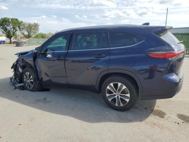 Obraz 2 z 2021 TOYOTA HIGHLANDER XLE 2021 z VIN 5TDHZRAH5MS524409
