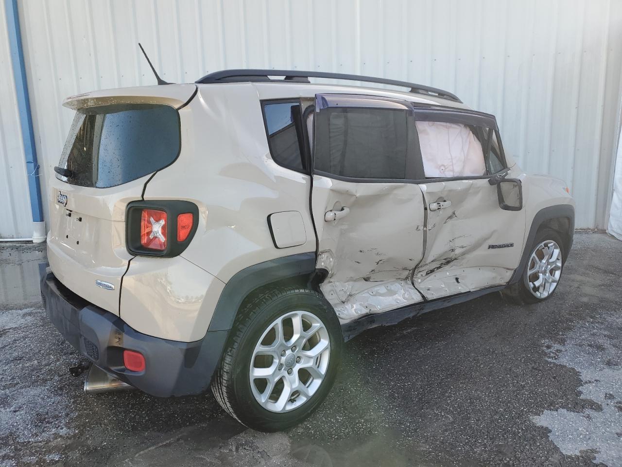 Image 3 of 2016 JEEP RENEGADE LATITUDE 2016 with VIN ZACCJABTXGPD82579