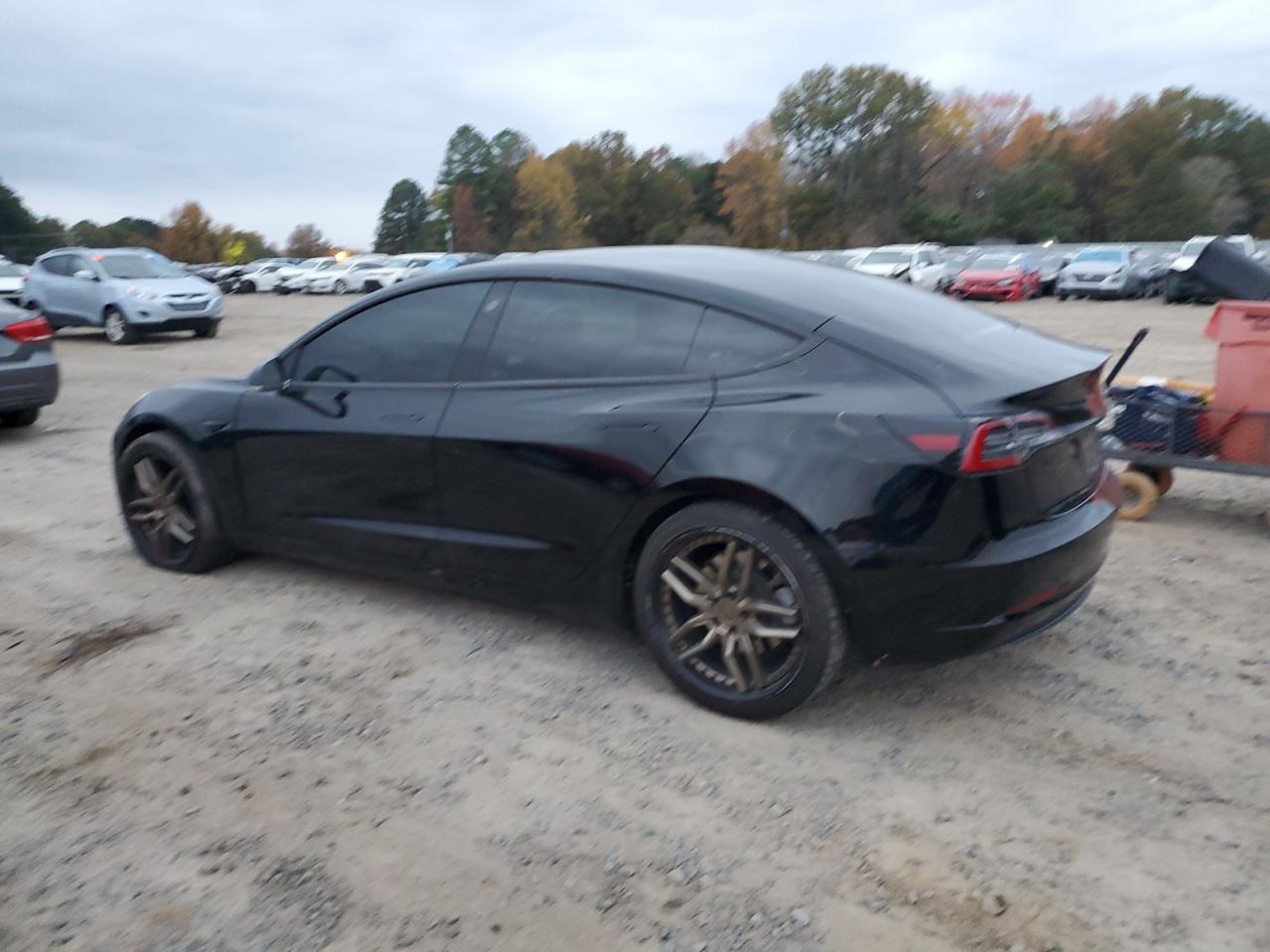 Изображение 2 2018 TESLA MODEL 3  2018 с VIN 5YJ3E1EB1JF184303