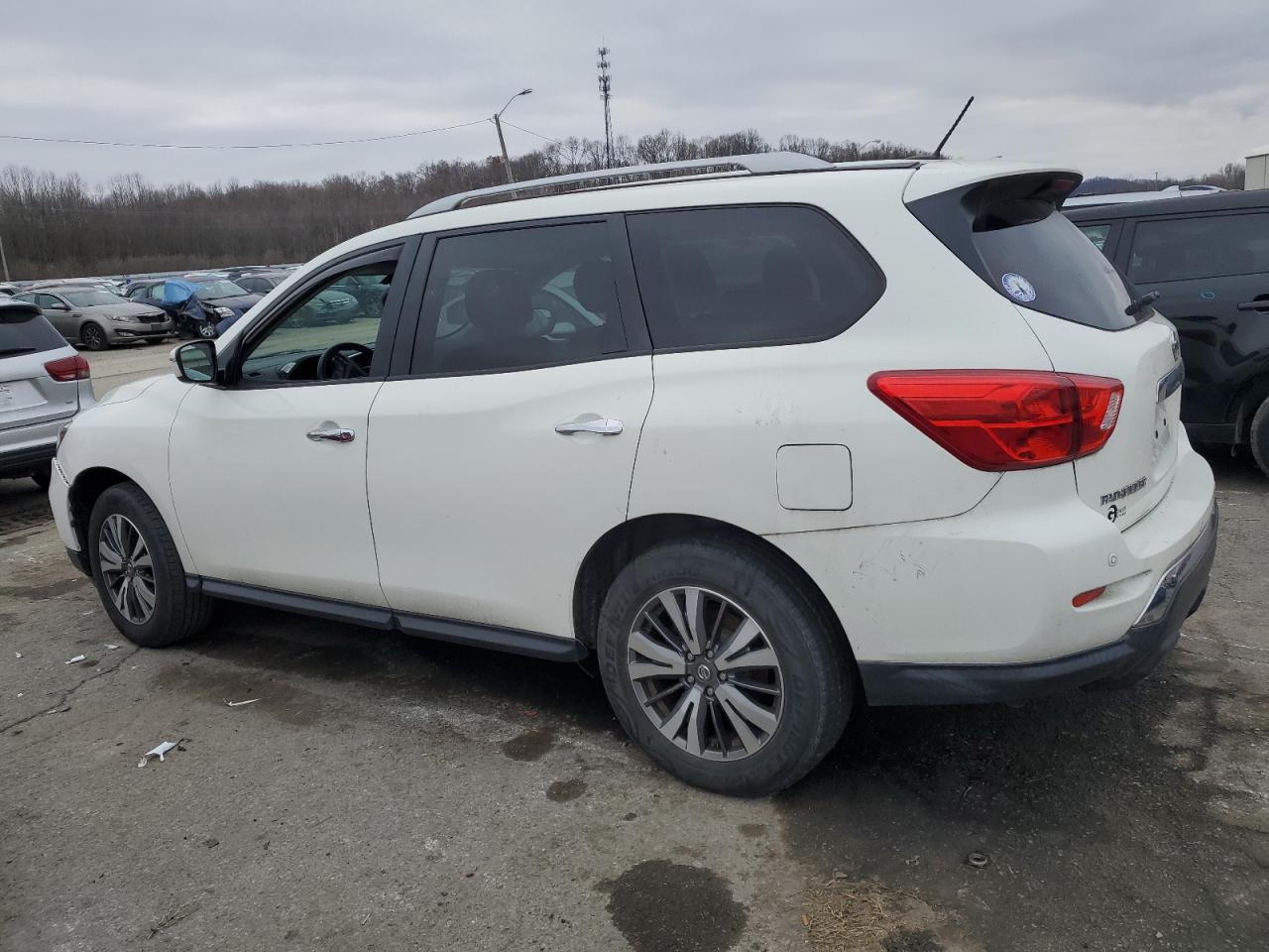 Obraz 2 z 2017 NISSAN PATHFINDER S 2017 z VIN 5N1DR2MM0HC637606