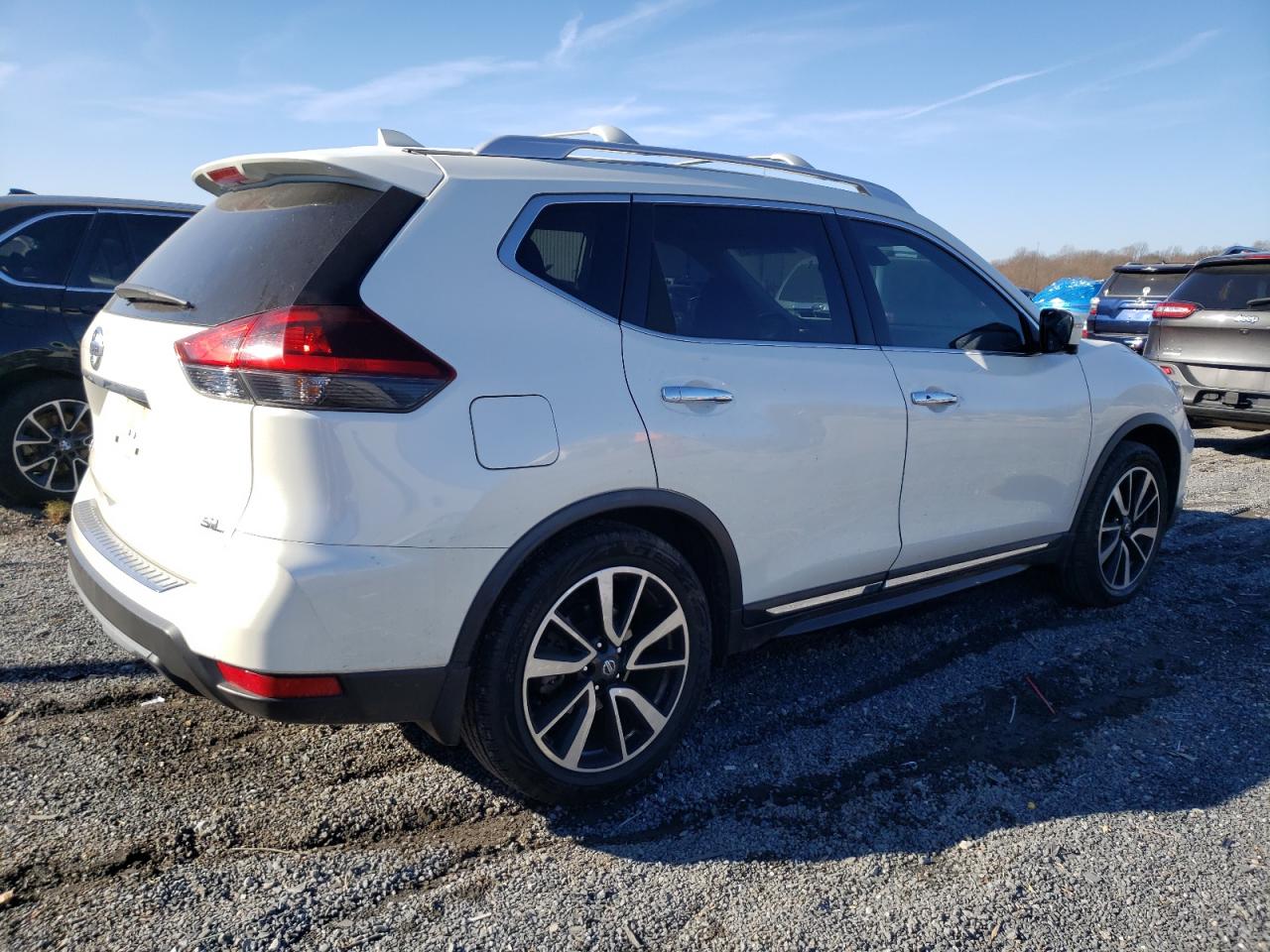 Obraz 3 z 2018 NISSAN ROGUE S 2018 z VIN JN8AT2MT6JW461105