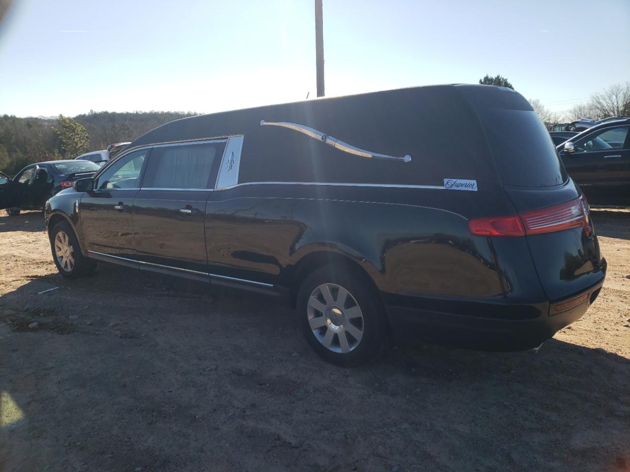 Image 2 of 2016 LINCOLN MKT  2016 with VIN 2L1MJ5LK5GBL02818
