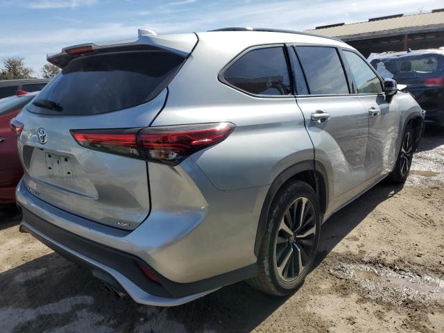 Image 3 of 2021 TOYOTA HIGHLANDER XSE 2021 with VIN 5TDLZRAHXMS049396