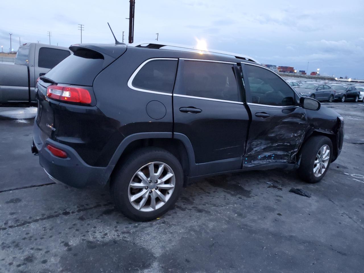 Obraz 3 z 2015 JEEP CHEROKEE LIMITED 2015 z VIN 1C4PJMDS4FW738372