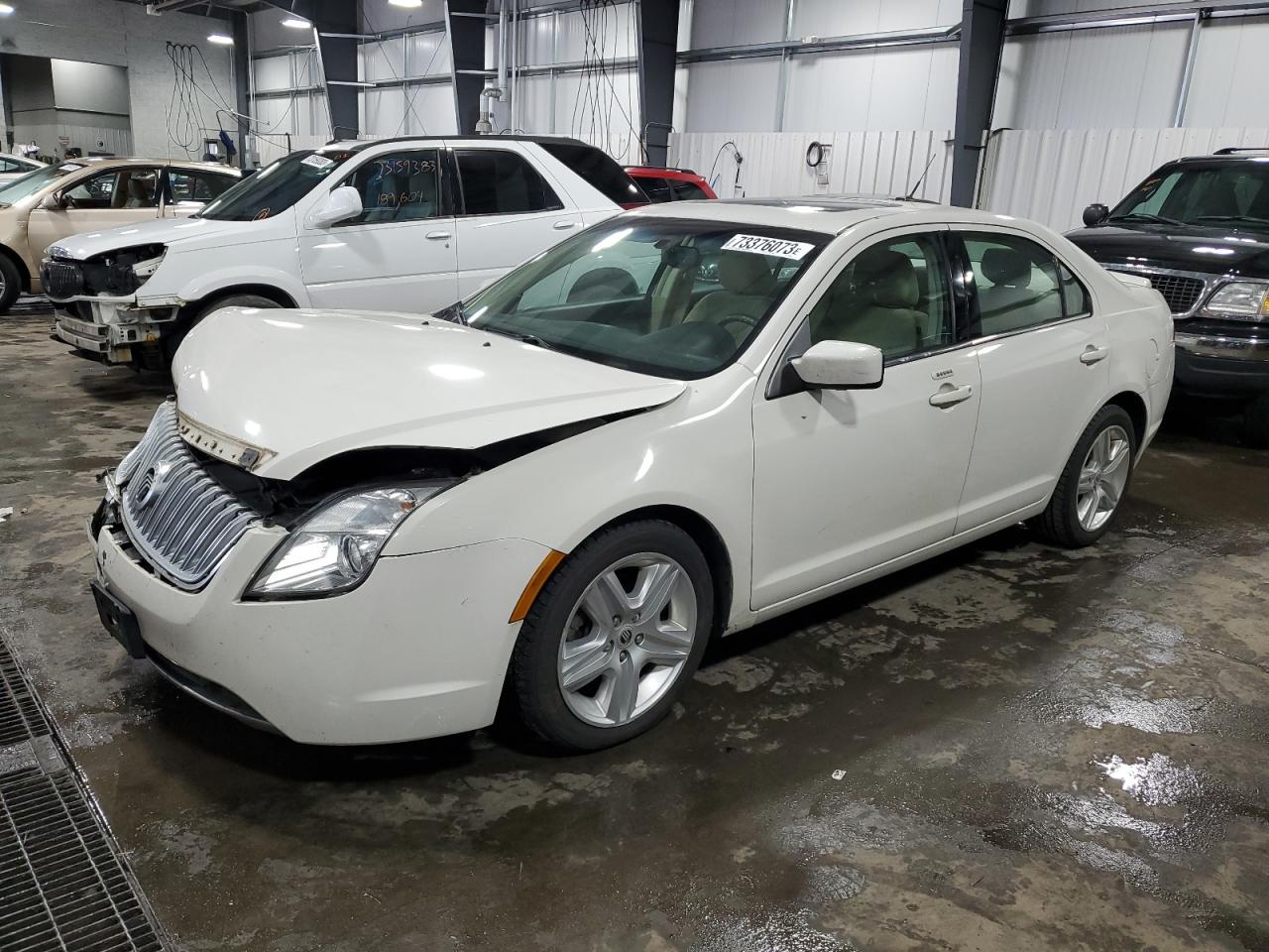 Изображение 1 Mercury Milan 2011 с VIN 3MEHM0HA3BR600100