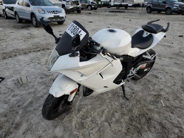 Obraz 2 z 2015 HYOSUNG GT250 R 2015 z VIN KM4MJ6278F1700649