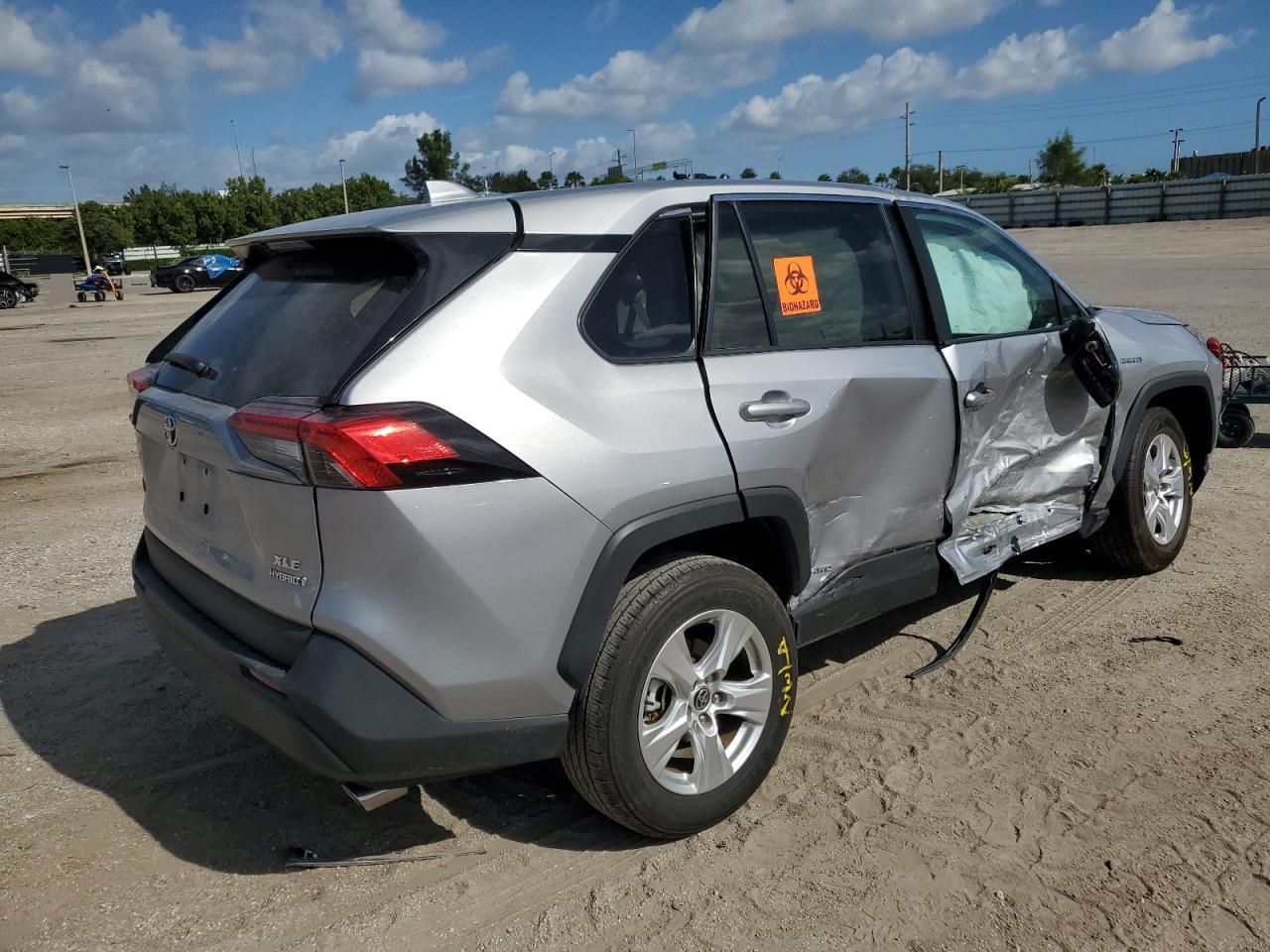 Obraz 3 z 2021 TOYOTA RAV4 XLE 2021 z VIN 4T3RWRFV7MU028716