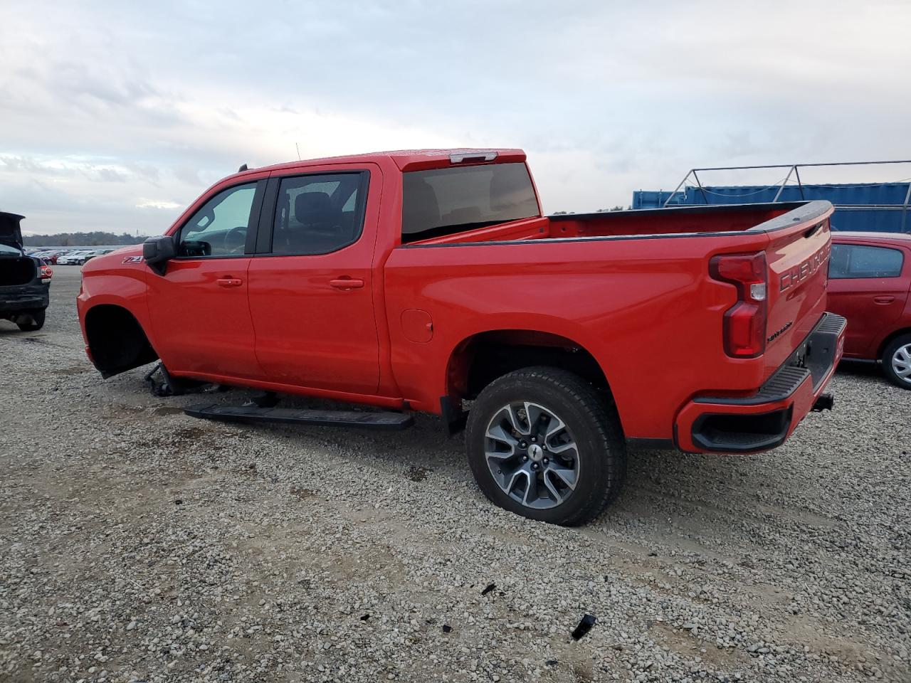 Obraz 2 z 2021 CHEVROLET SILVERADO K1500 RST 2021 z VIN 3GCUYEED8MG450029