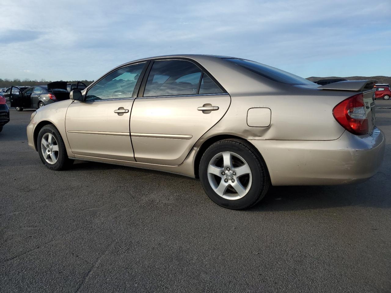 Изображение 2 2002 TOYOTA CAMRY LE 2002 с VIN 4T1BF30KX2U029622