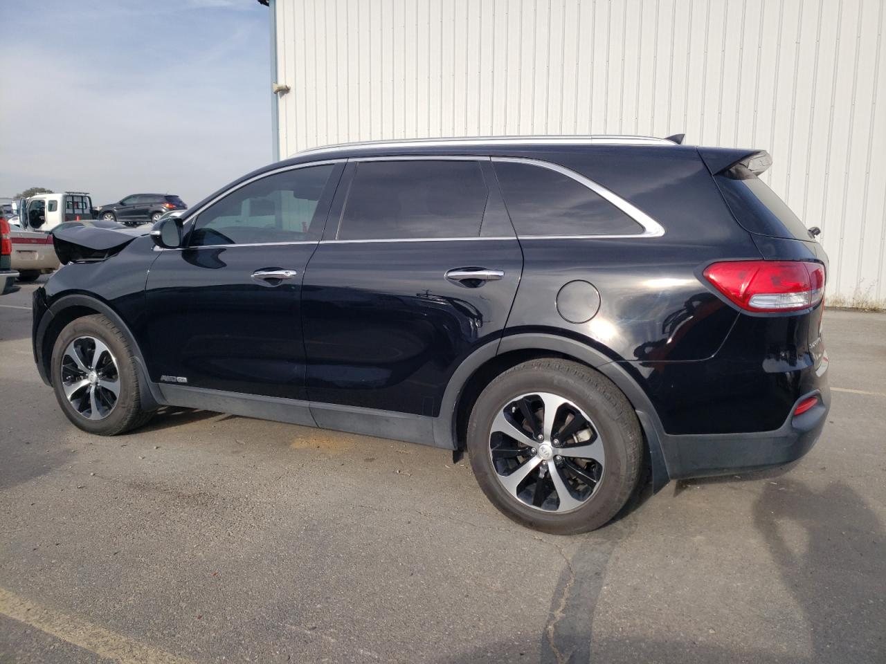 Image 2 of 2016 KIA SORENTO EX 2016 with VIN 5XYPHDA57GG084380