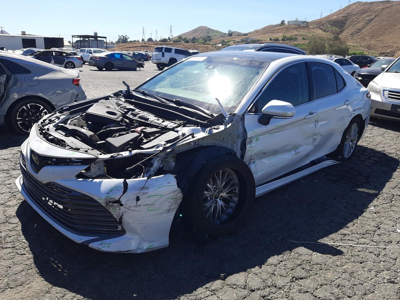 Obraz 1 z 2018 TOYOTA CAMRY L 2018 z VIN 4T1B11HK9JU650856