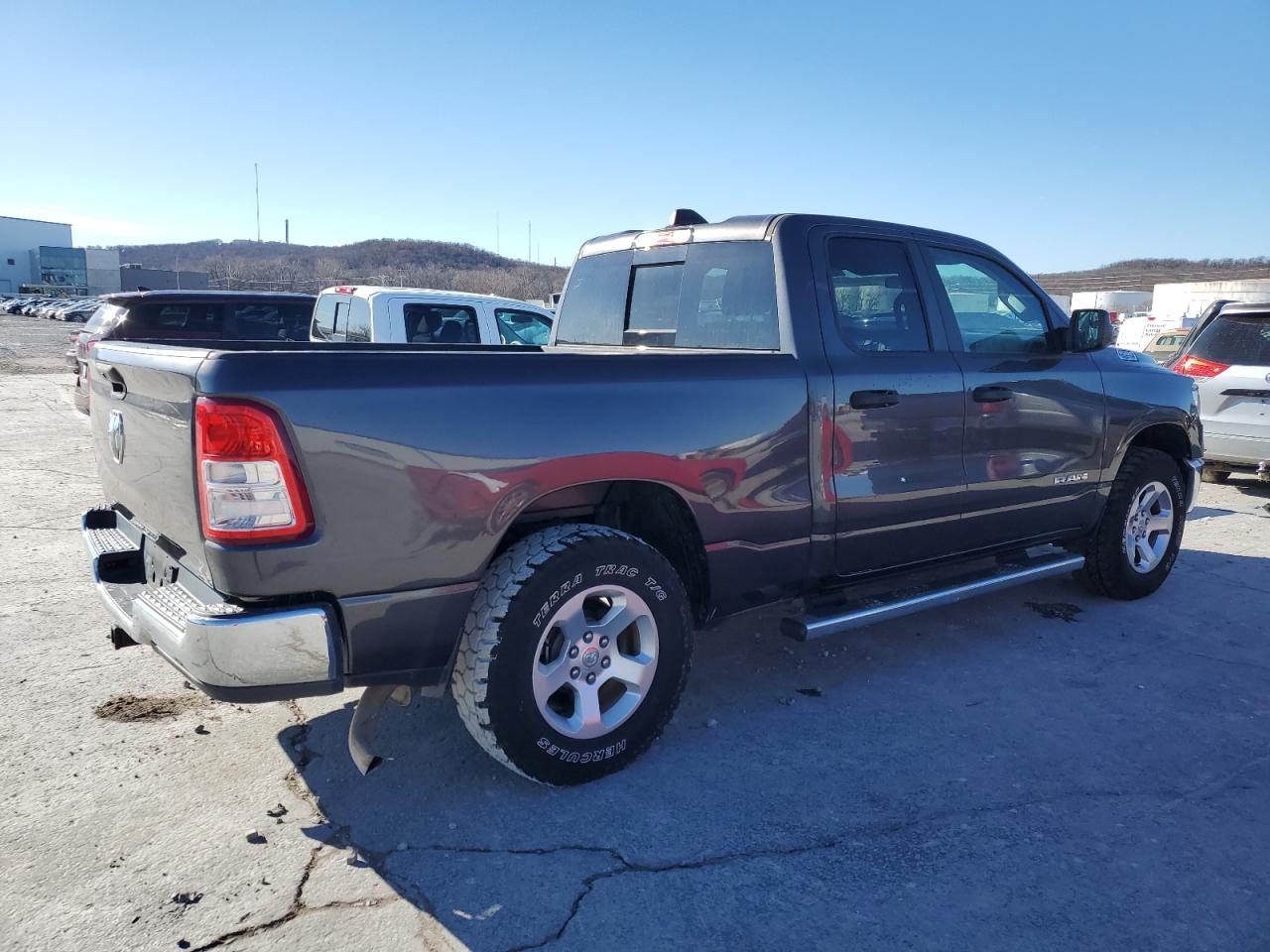 Изображение 3 2019 RAM 1500 TRADESMAN 2019 с VIN 1C6SRFCT4KN560348