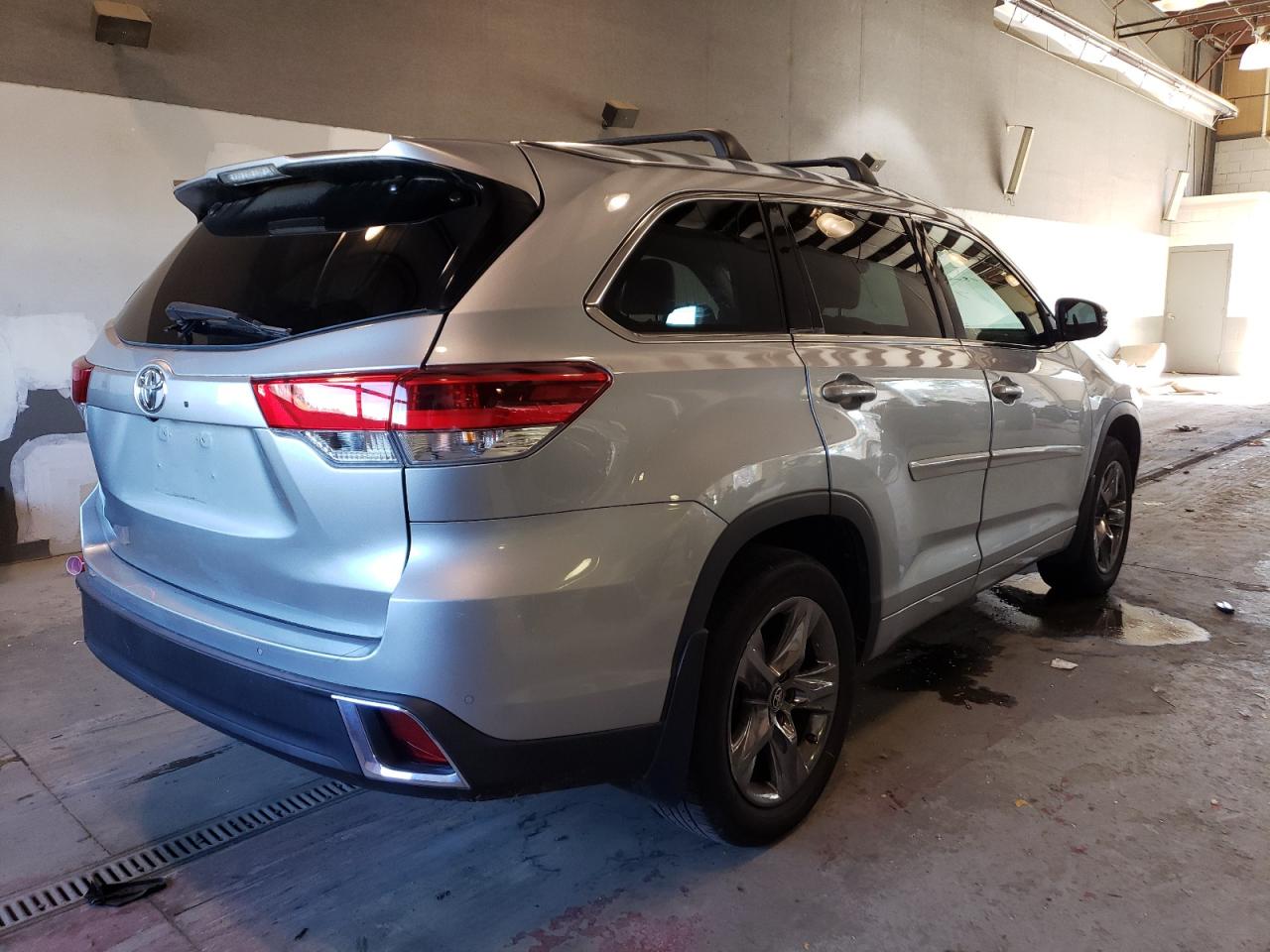 Obraz 3 z 2019 TOYOTA HIGHLANDER LIMITED 2019 z VIN 5TDDZRFHXKS917570
