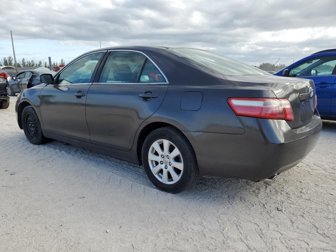 Image 2 of 2007 TOYOTA CAMRY LE 2007 with VIN 4T1BK46K77U521122