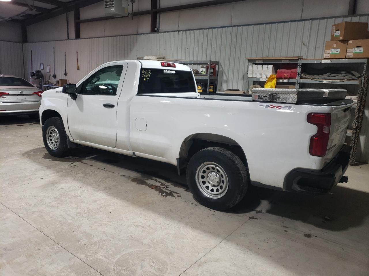 Изображение 2 2022 CHEVROLET SILVERADO K1500 2022 с VIN 3GCNDAEK5NG503844