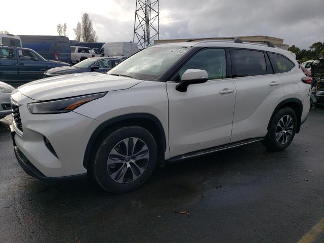 Изображение 2021 TOYOTA HIGHLANDER XLE 2021
