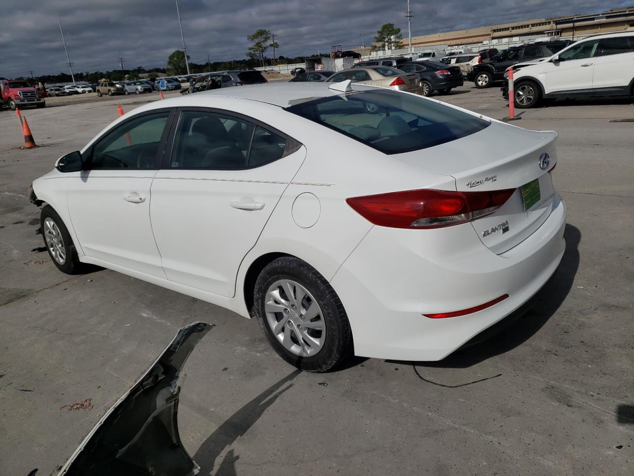 Obraz 2 z 2017 HYUNDAI ELANTRA SE 2017 z VIN 5NPD74LF1HH171455