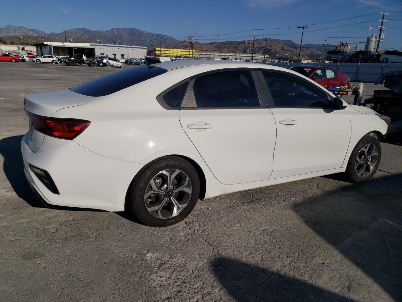 Obraz 3 z 2020 KIA FORTE FE 2020 z VIN 3KPF24AD8LE175623