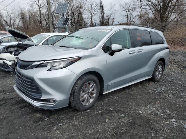 Изображение 2021 TOYOTA SIENNA XLE 2021