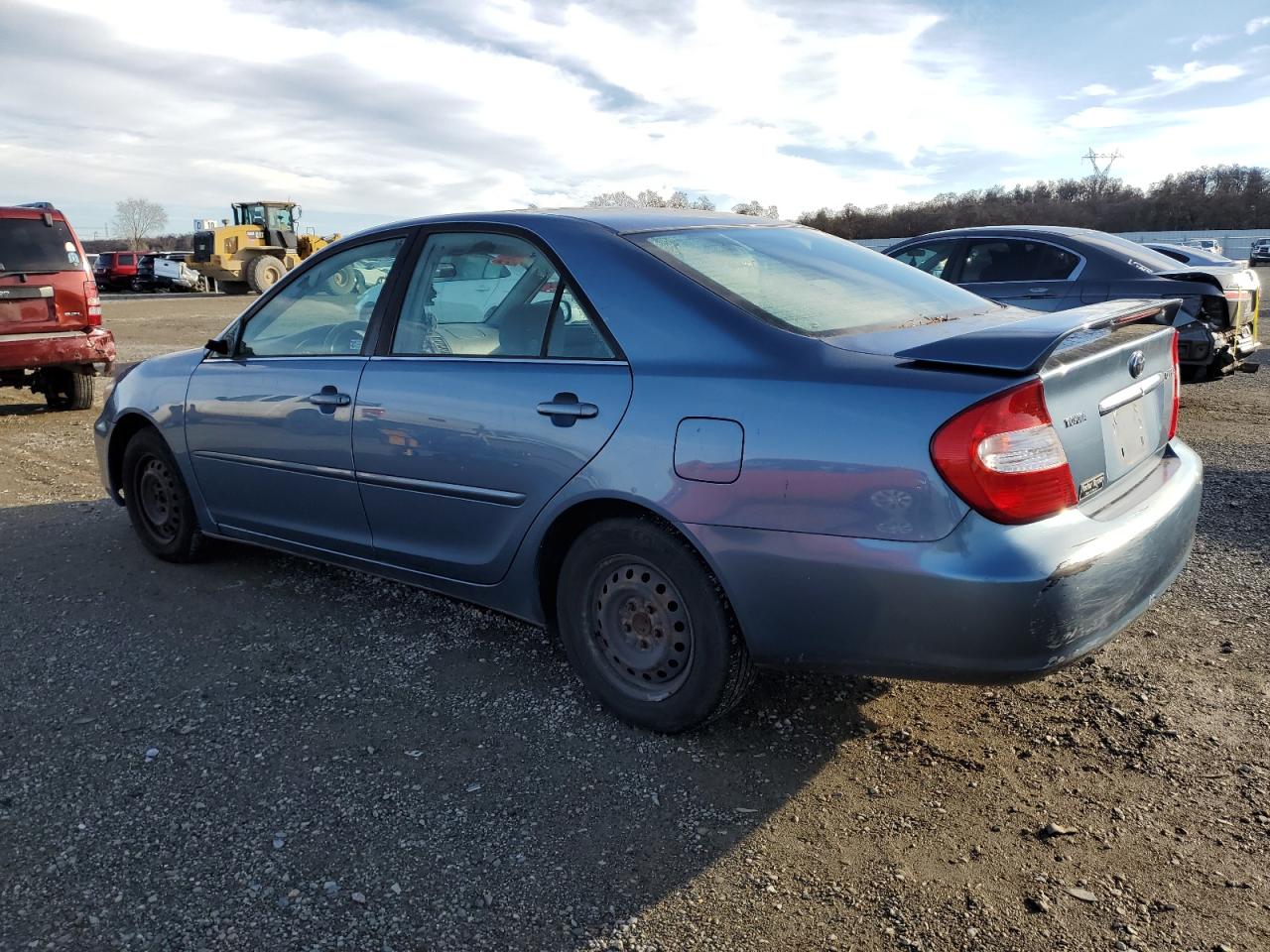 Obraz 2 z 2004 TOYOTA CAMRY LE 2004 z VIN JTDBE32K740286543