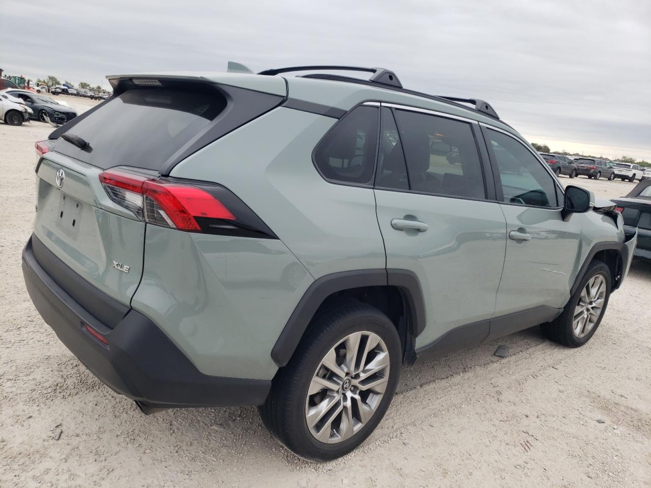 Image 3 of 2019 TOYOTA RAV4 XLE PREMIUM 2019 with VIN 2T3C1RFV2KW032884